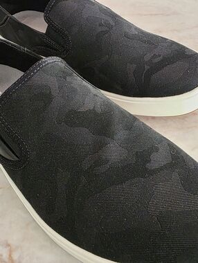 Olukai Mens Lae'ahi Pa'i Black Camo Slip-Ons